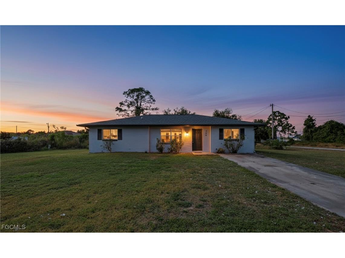 300 Anita Avenue S Lehigh Acres FL 33976 2025022176 image1