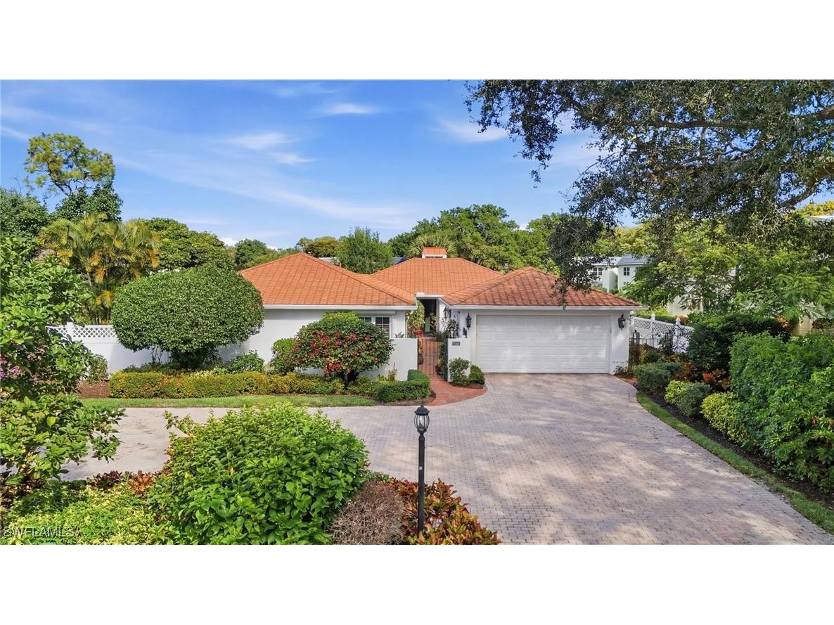 300 Bald Eagle Drive #1 Naples FL 34105 226002737 image1