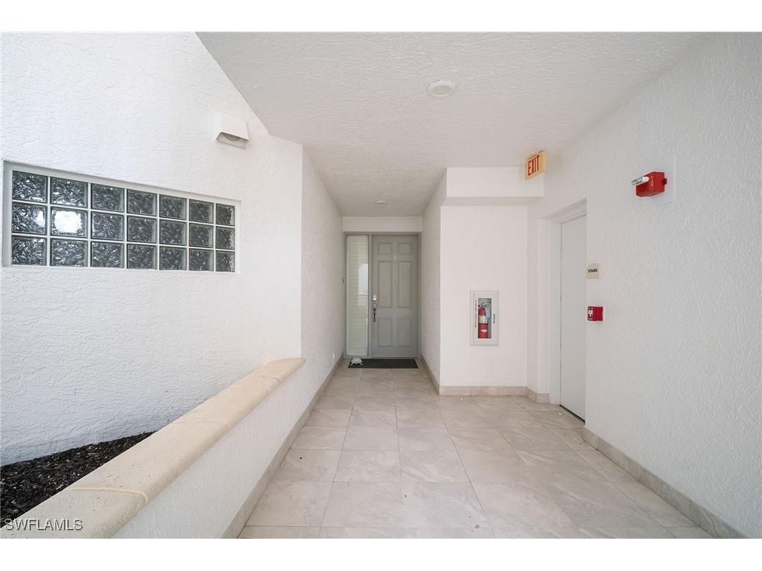 300 Dunes Boulevard #107 Naples FL 34110 225079814 image2