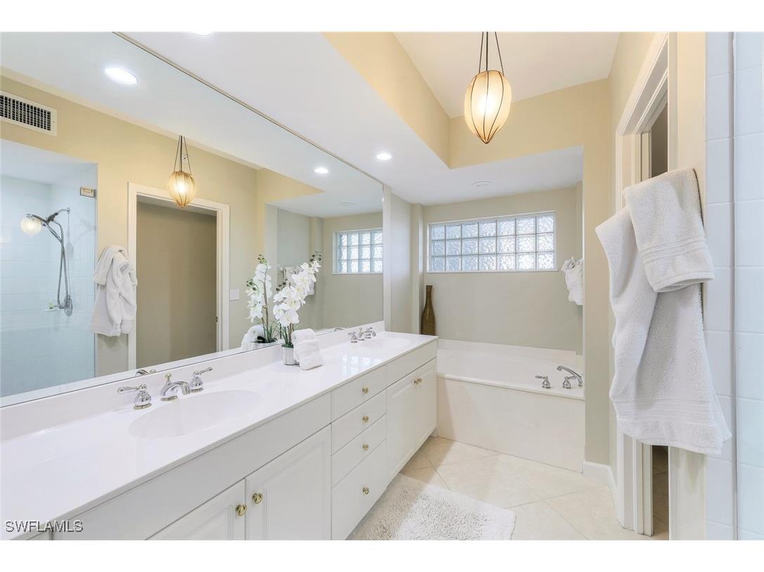 300 Dunes Boulevard #602 Naples FL 34110 225064420 image11