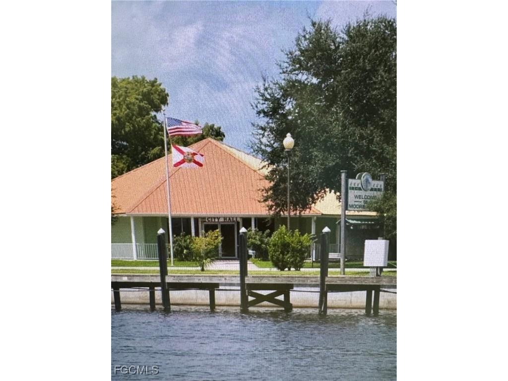 300 Elderberry Avenue NW Moore Haven FL 33471 2025000671 image5