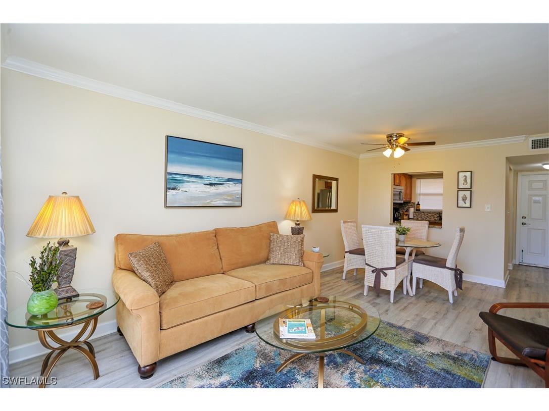 300 Forest Lakes Boulevard #105 Naples FL 34105 223058534 image1