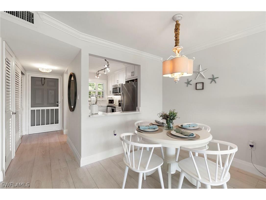 300 Forest Lakes Boulevard #112 Naples FL 34105 226008645 image4