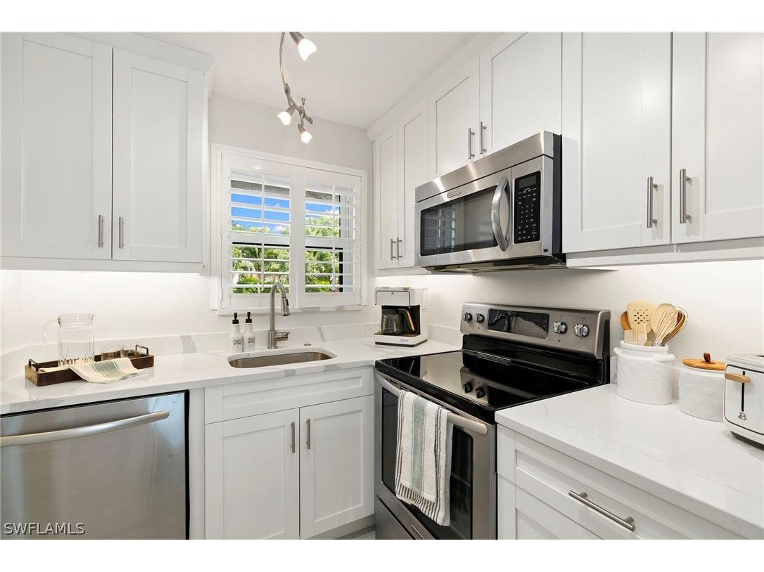 300 Forest Lakes Boulevard #112 Naples FL 34105 226008645 image7