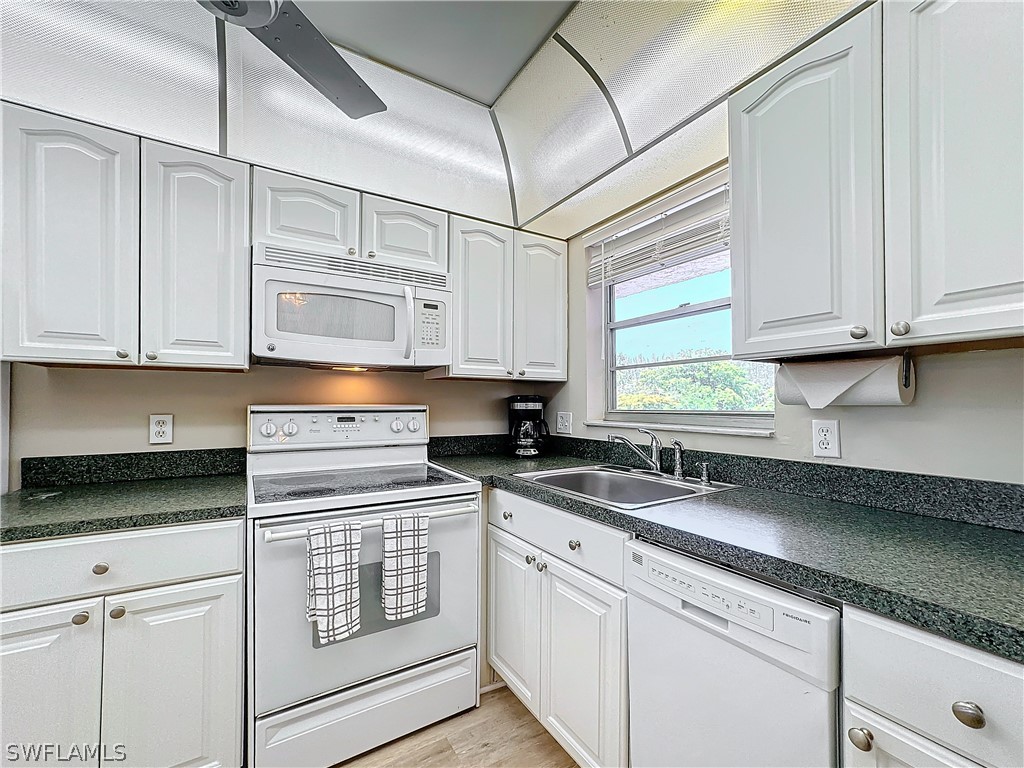 300 Forest Lakes Boulevard #201 Naples FL 34105 226012554 image9