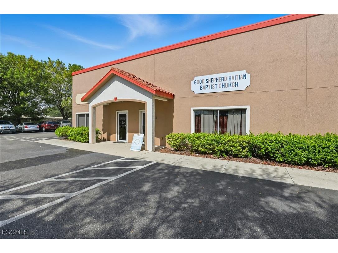 300 Leonard Boulevard N #1-2 Lehigh Acres FL 33971 2025017876 image1