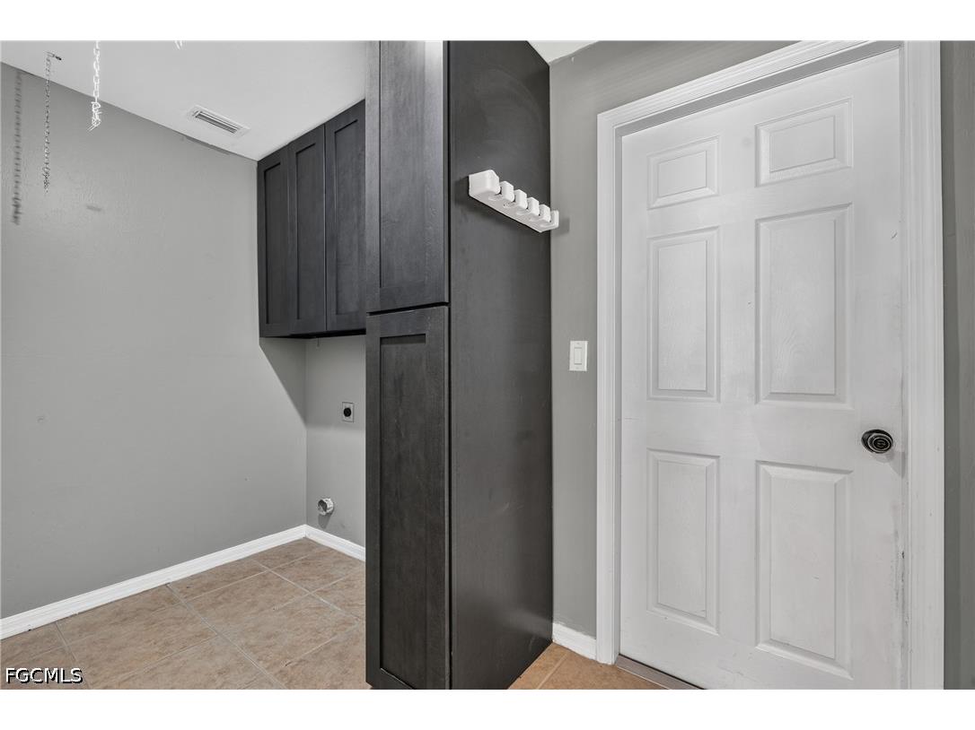300 NW 22nd Place Cape Coral FL 33993 2026030036 image11