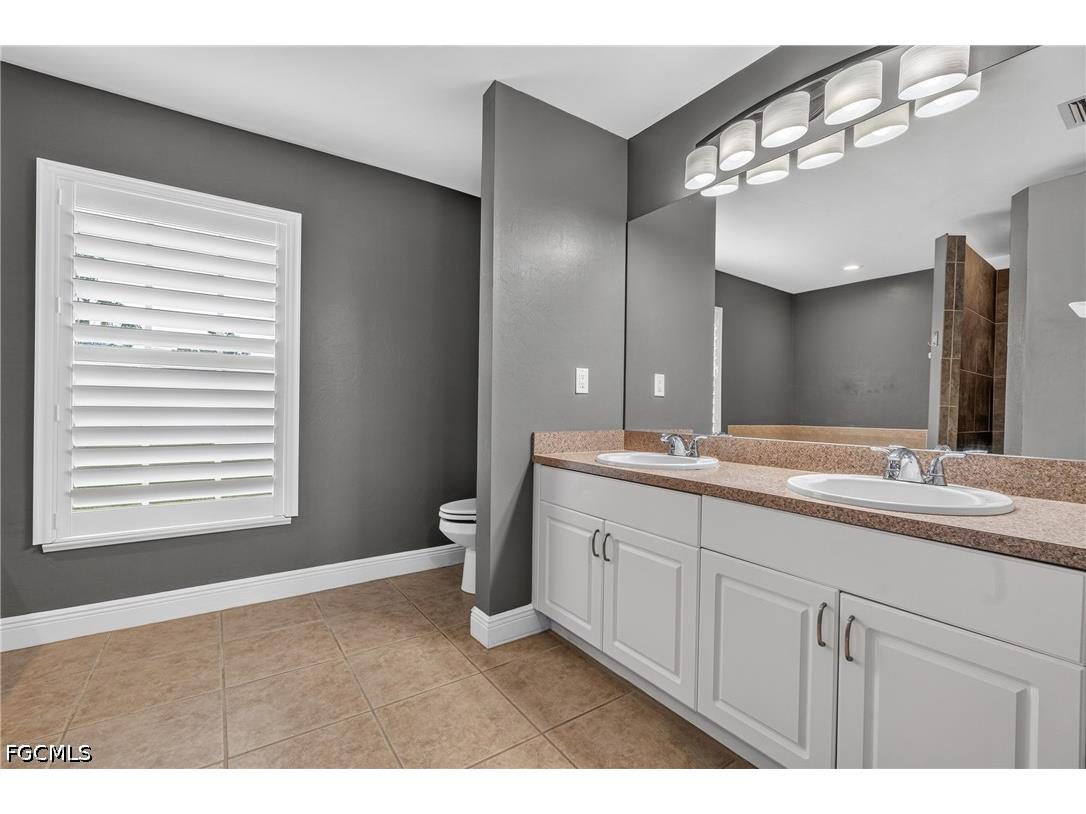300 NW 22nd Place Cape Coral FL 33993 2026030036 image21