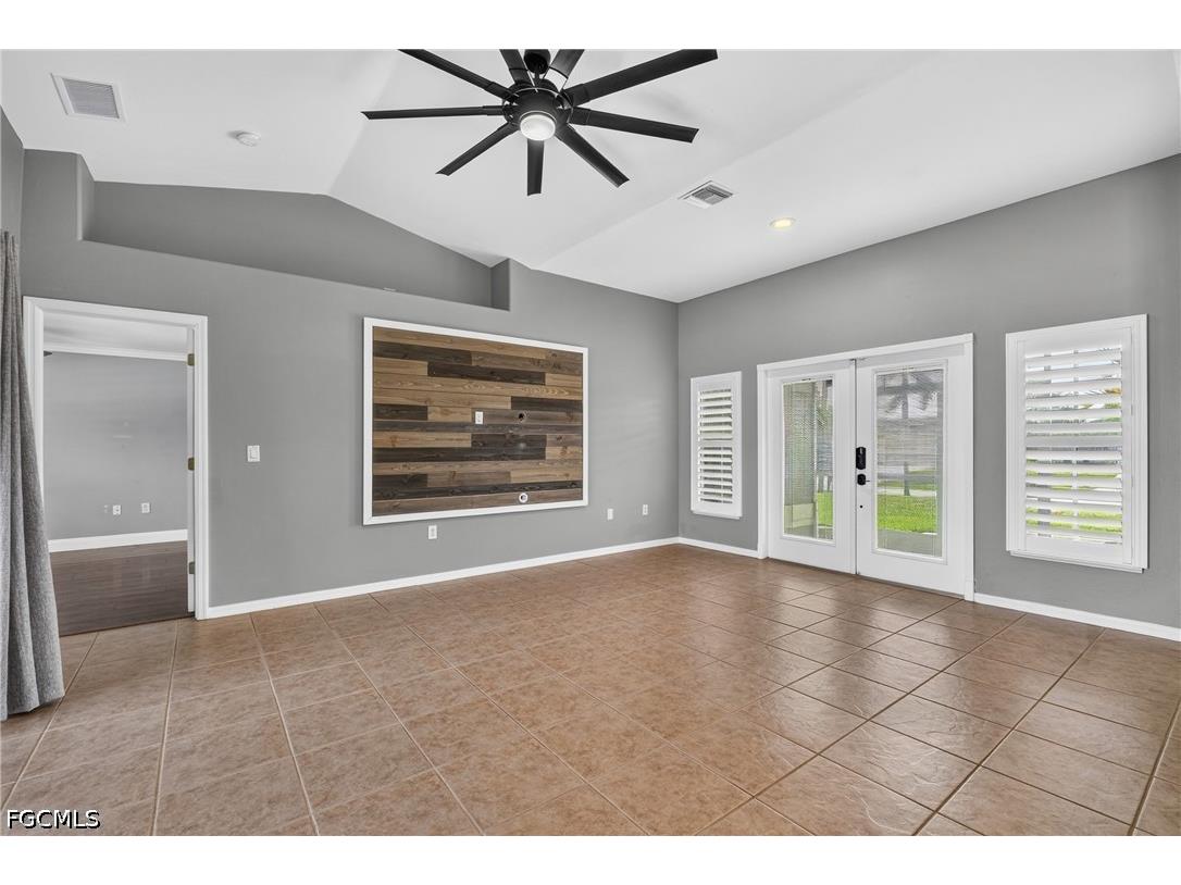 300 NW 22nd Place Cape Coral FL 33993 2026030036 image6