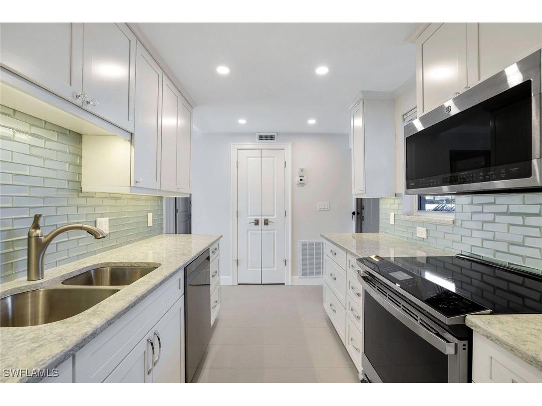 300 Park Shore Drive #1E Naples FL 34103 225079467 image12