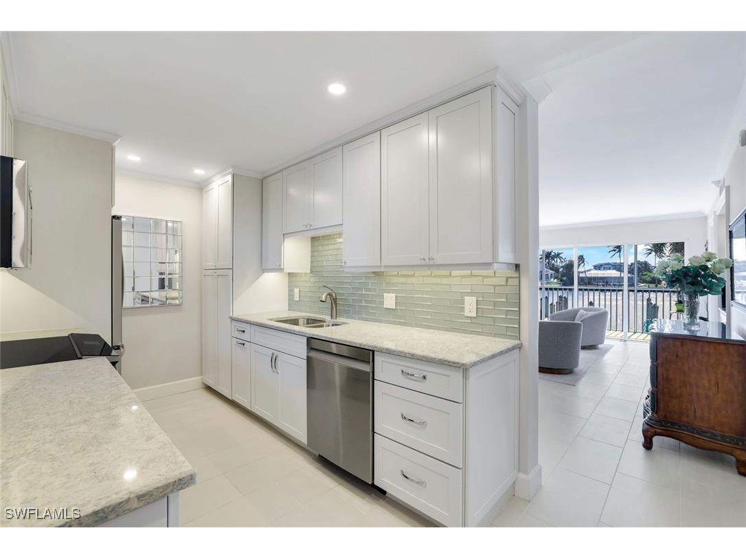 300 Park Shore Drive #1E Naples FL 34103 225079467 image13