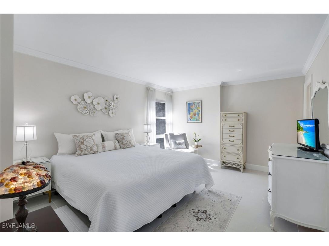 300 Park Shore Drive #1E Naples FL 34103 225079467 image17