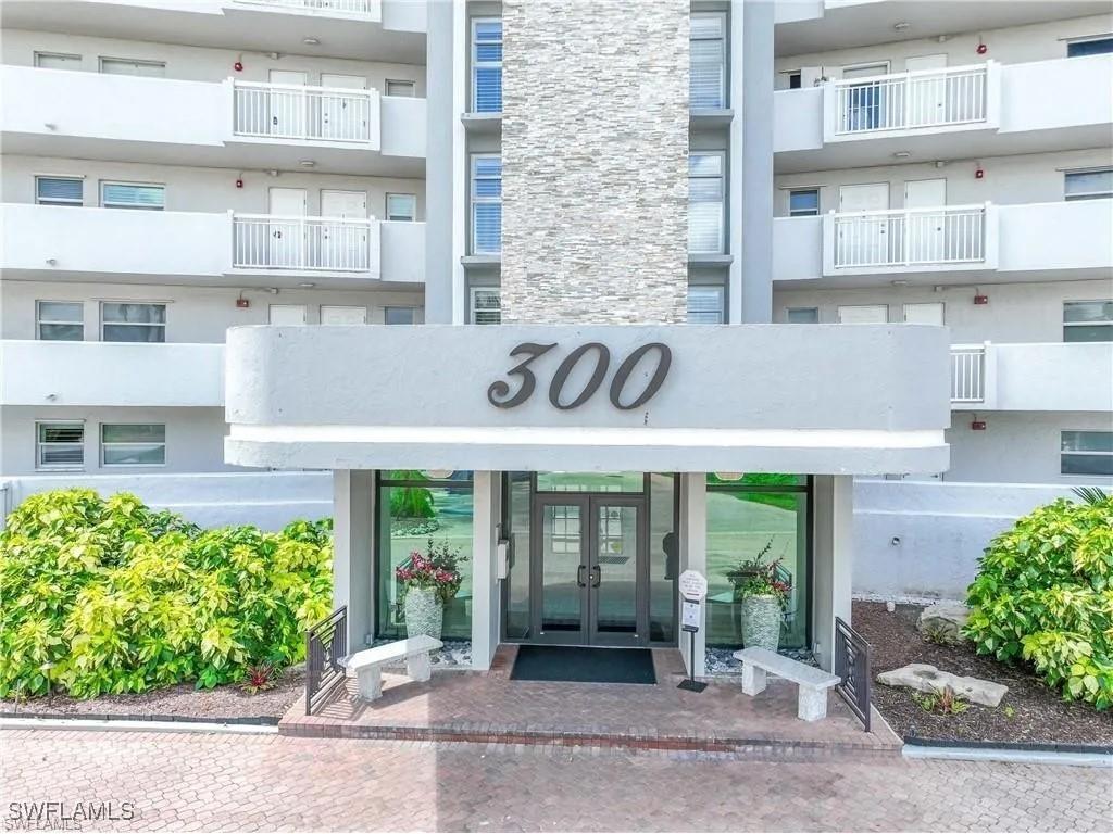 300 Park Shore Drive #1E Naples FL 34103 225079467 image34