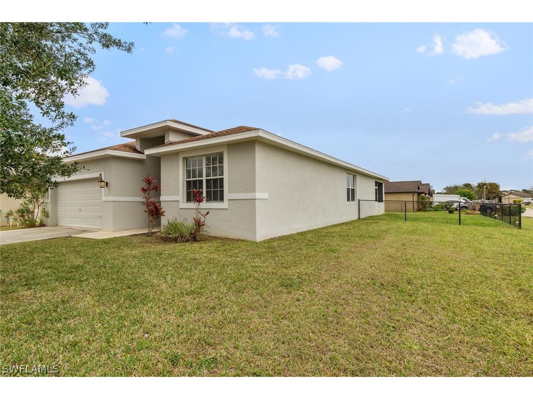 300 Shadow Lakes Drive Lehigh Acres FL 33974 226009555 image30
