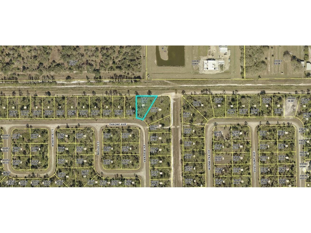 300 Tyrone Avenue Lehigh Acres FL 33972 2026005550 image1