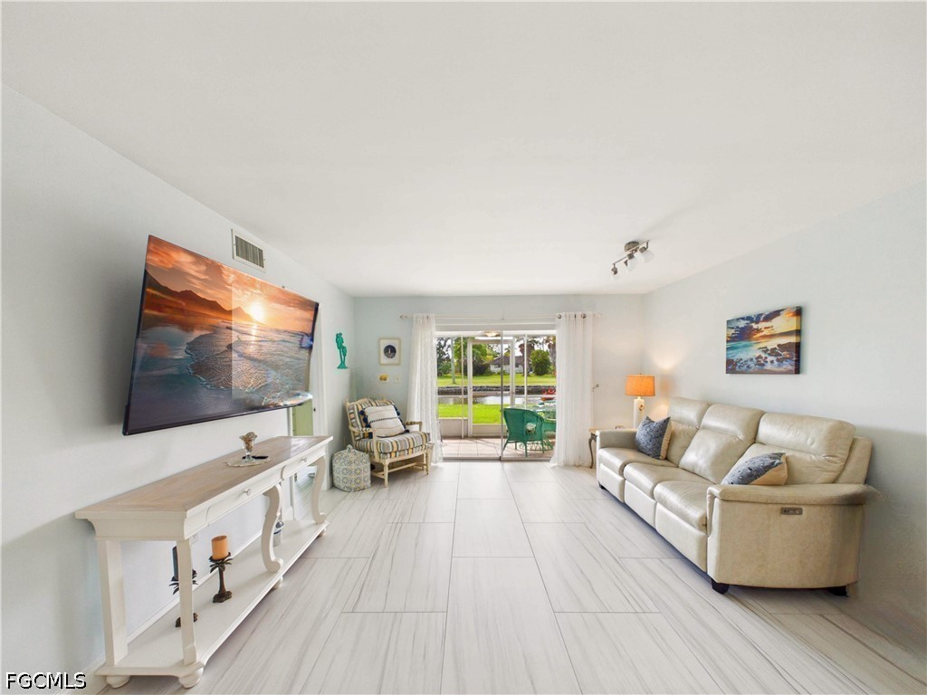 300 Valley Stream Drive #3D Naples FL 34113 2026023355 image2
