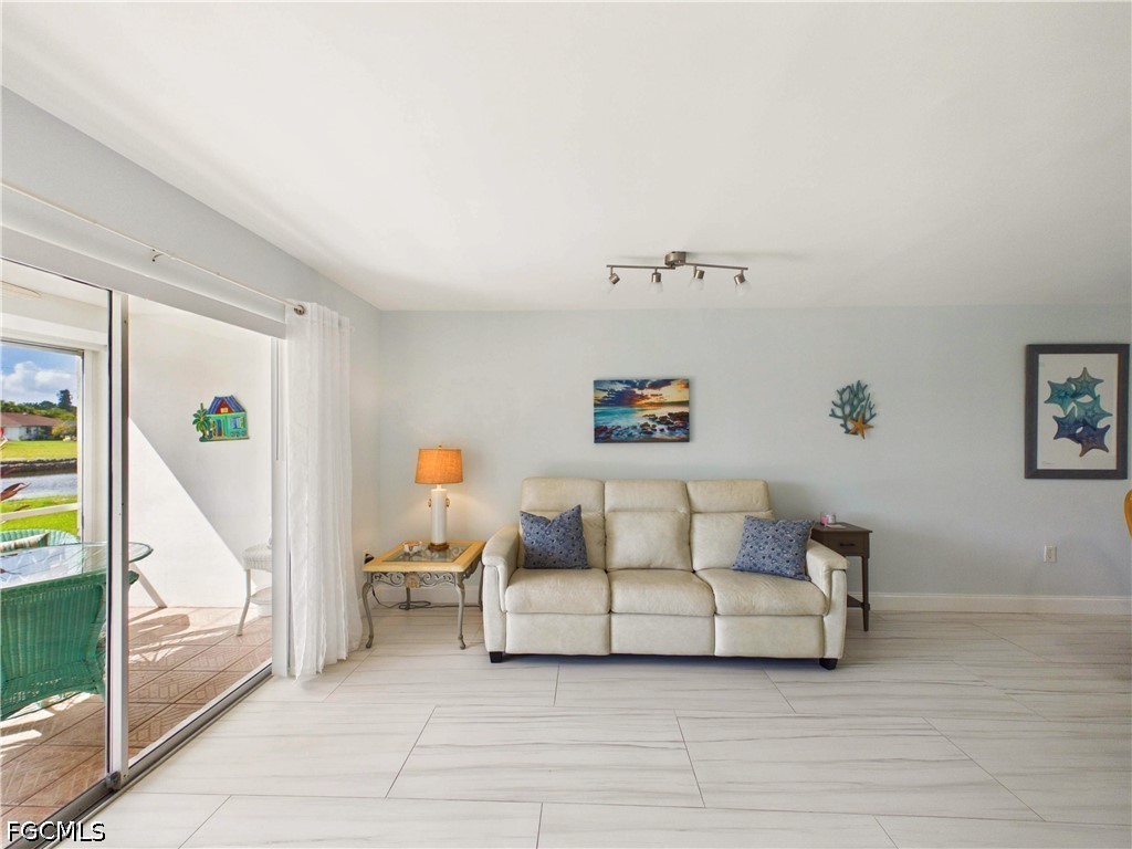 300 Valley Stream Drive #3D Naples FL 34113 2026023355 image3