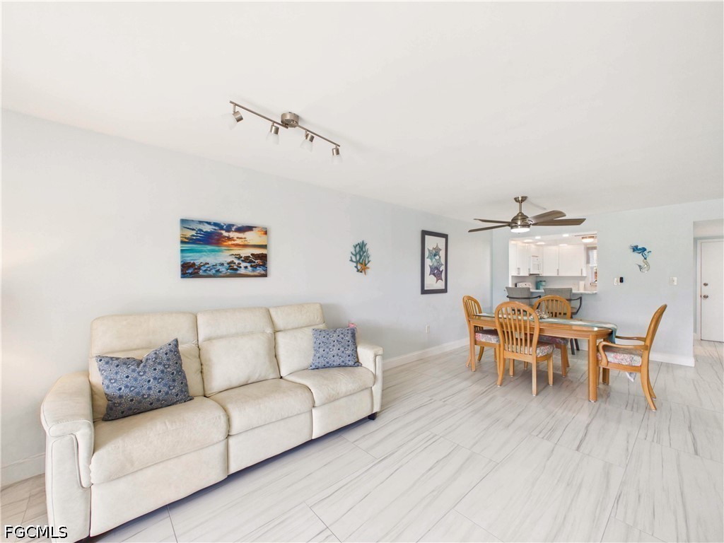 300 Valley Stream Drive #3D Naples FL 34113 2026023355 image4