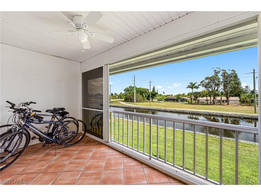 300 Valley Stream Drive #D-10 Naples FL 34113 224019051 image1