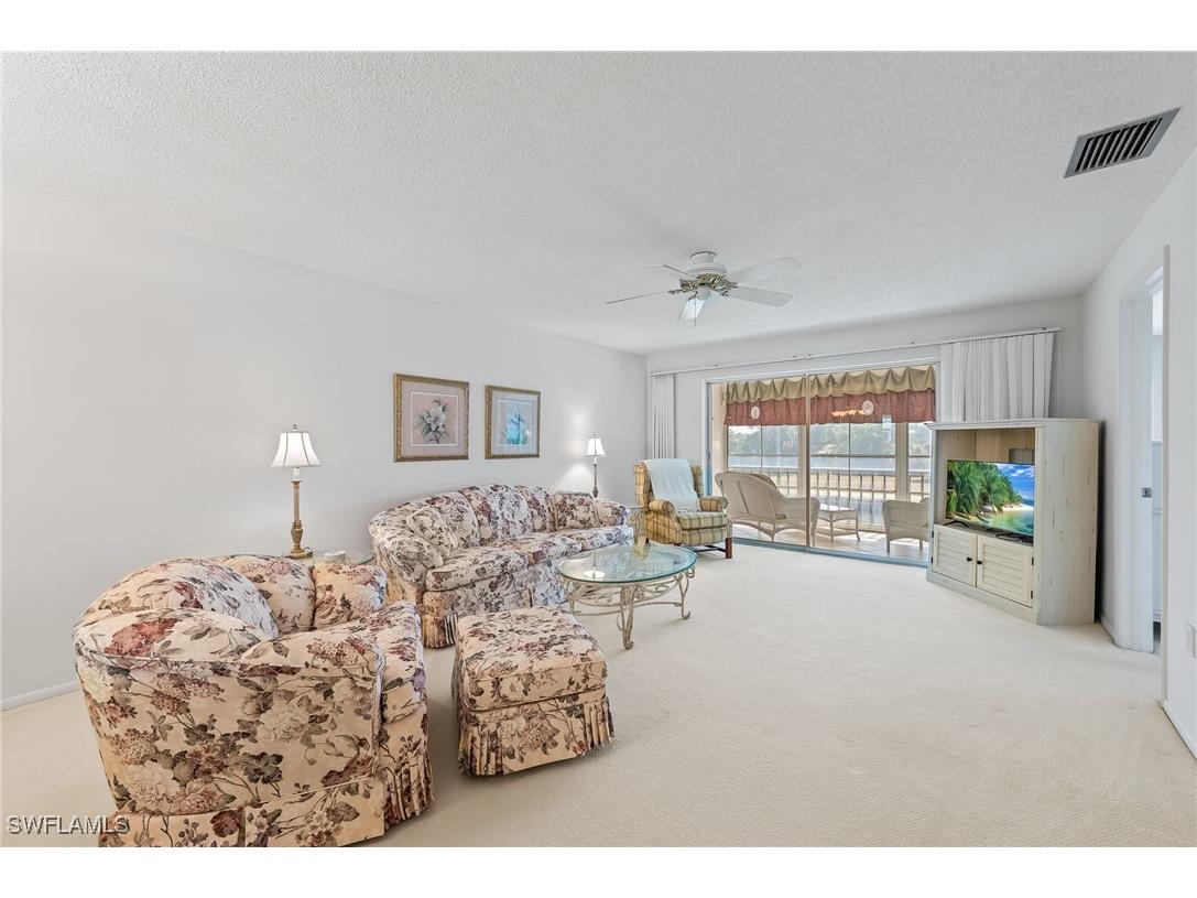 300 Valley Stream Drive #D7 Naples FL 34113 224046795 image1