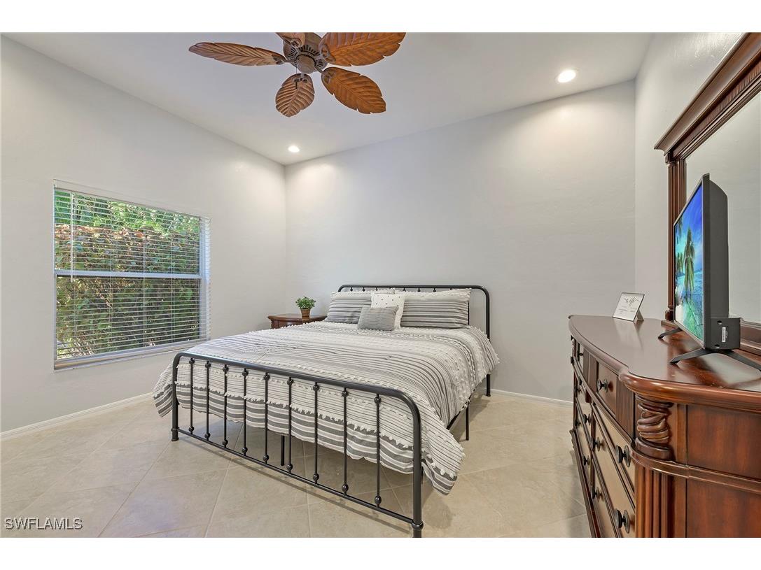 300 Wentworth Court Naples FL 34104 225073689 image17