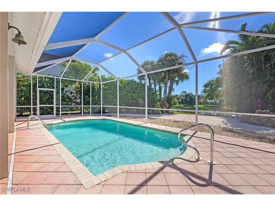 300 Wentworth Court Naples FL 34104 225073689 image5