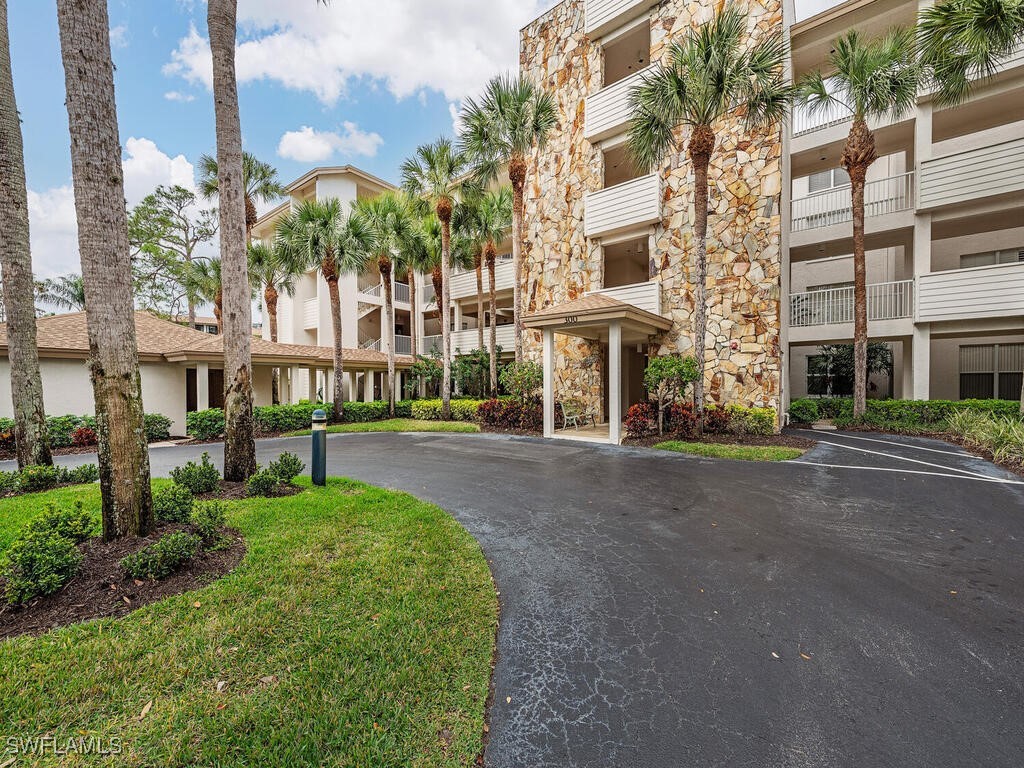 300 Wyndemere Way #C302 Naples FL 34105 225006272 image1