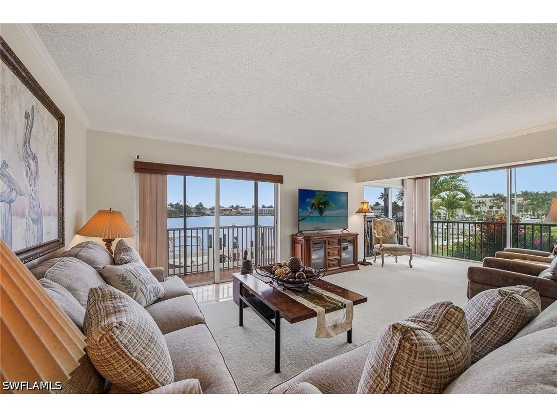 3000 Gulf Shore Boulevard N #101 Naples FL 34103 226021019 image1