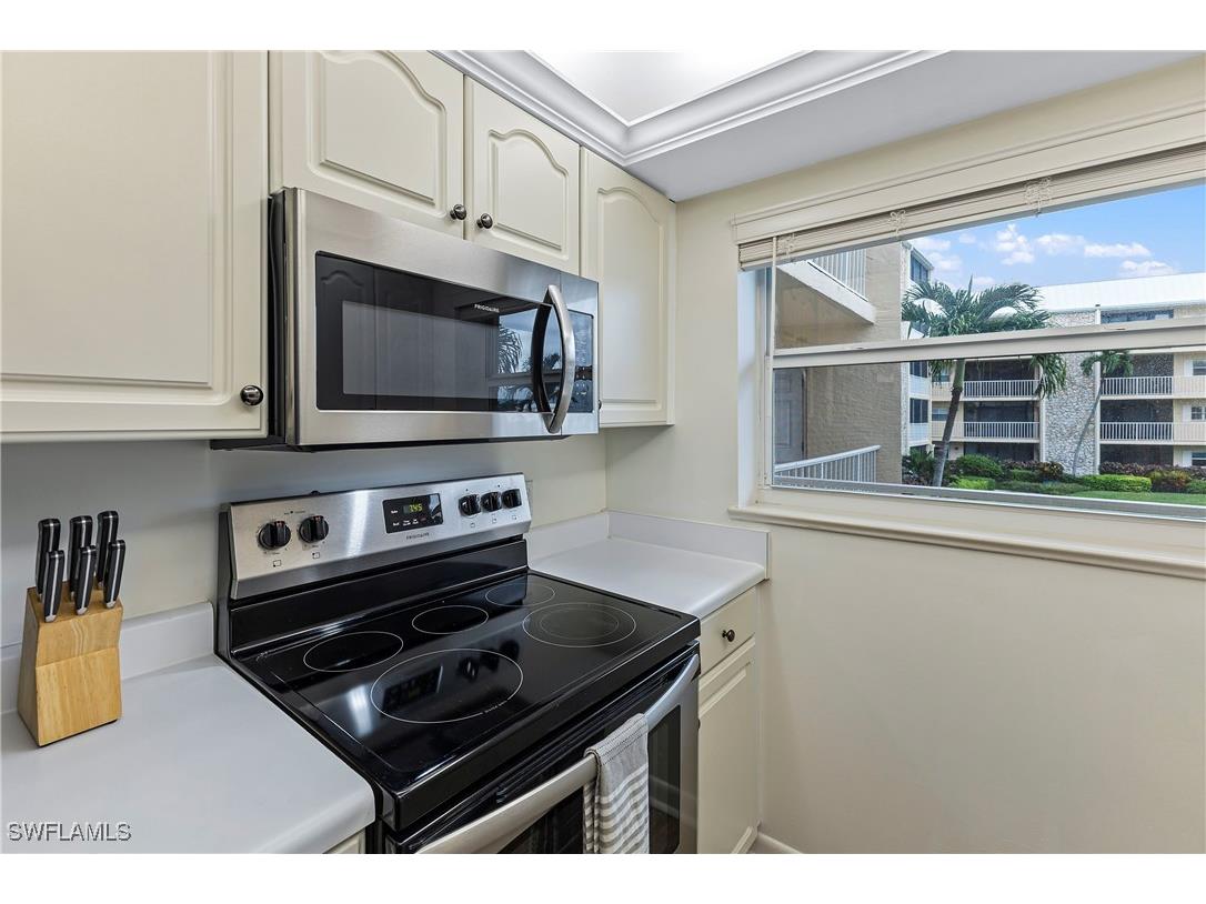 3000 Gulf Shore Boulevard N #211 Naples FL 34103 225078704 image18