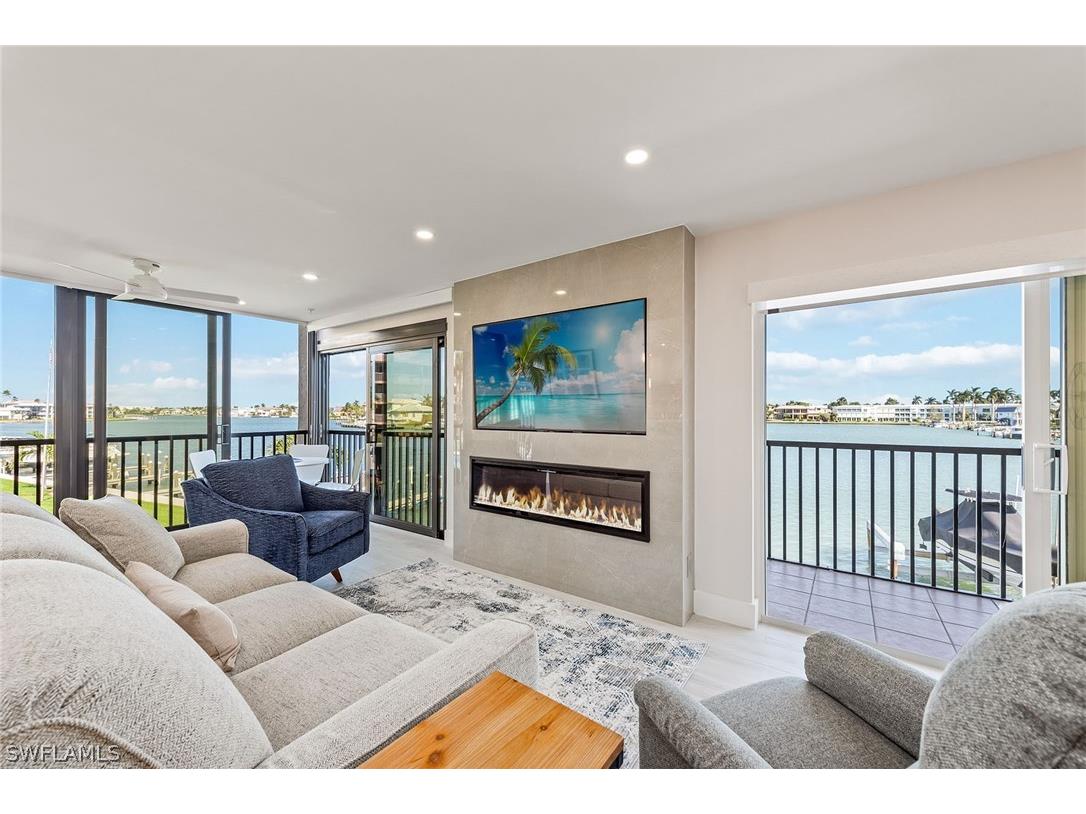 3000 Gulf Shore Boulevard N #216 Naples FL 34103 224010991 image1