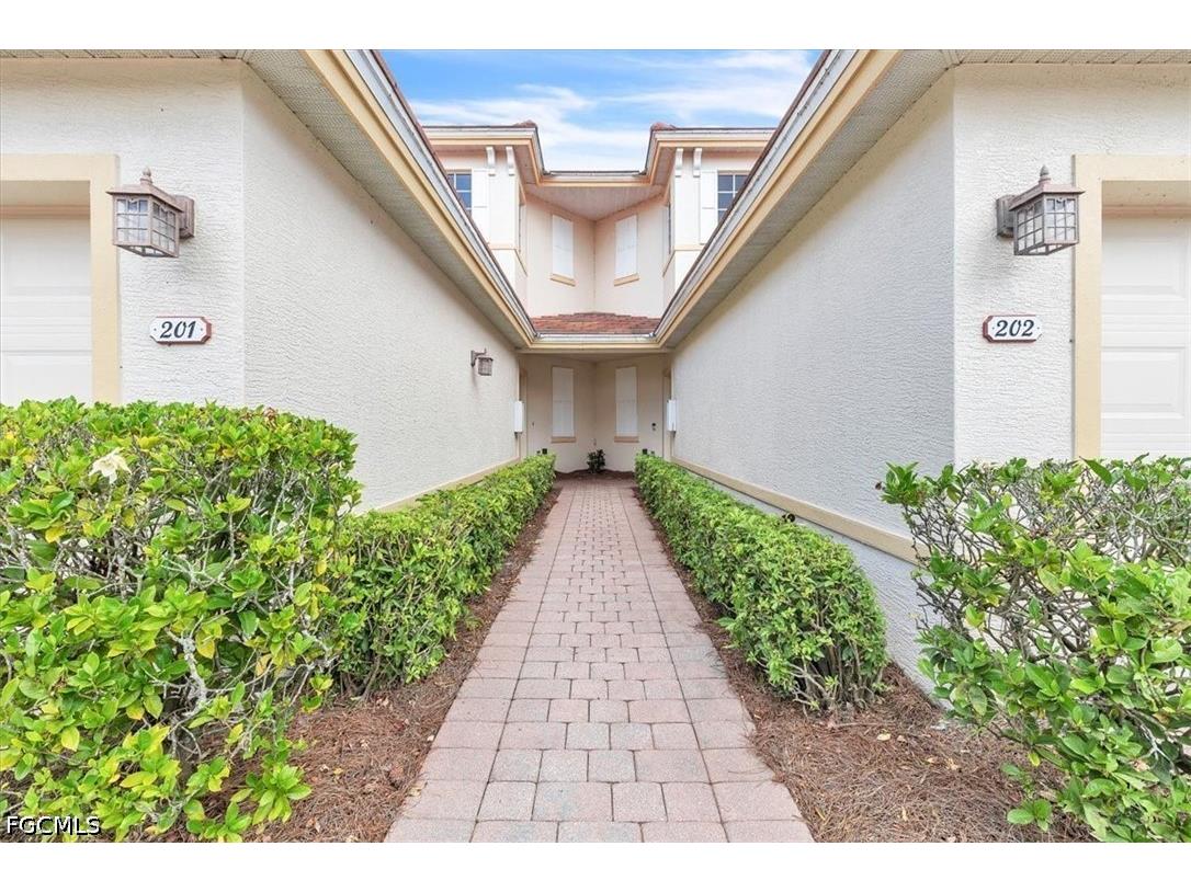 3000 Meandering Way #202 Fort Myers FL 33905 2026020434 image3