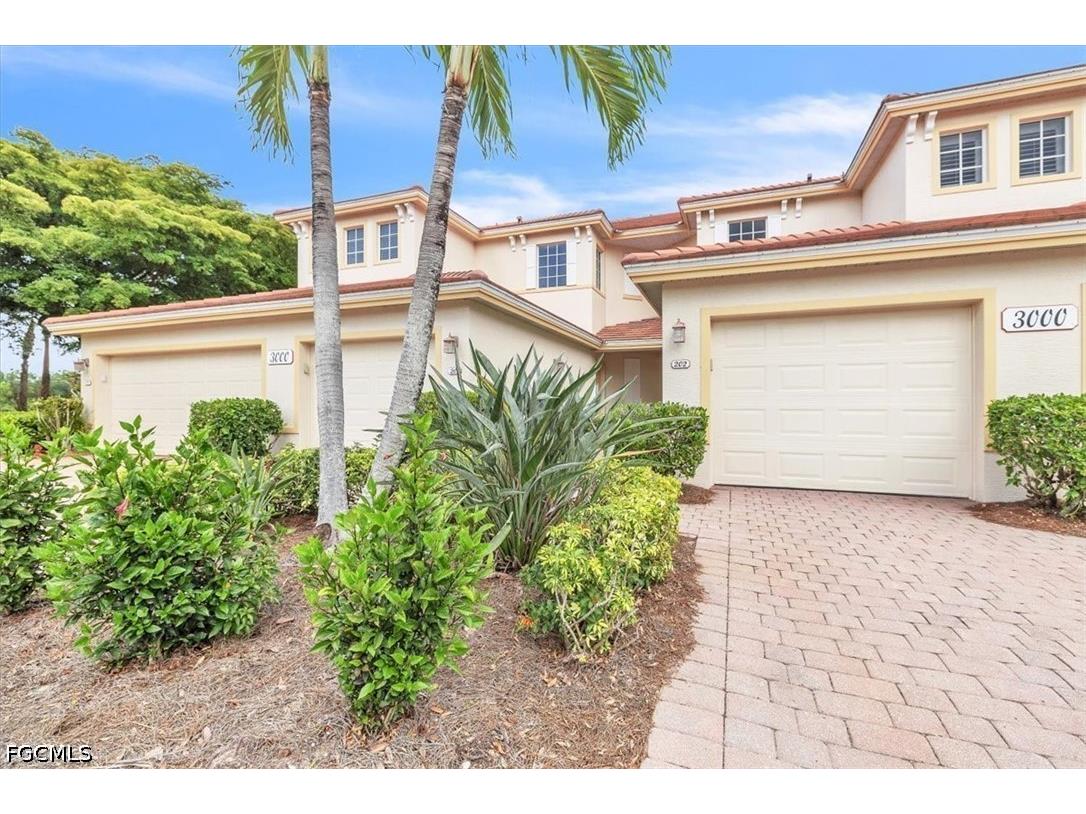 3000 Meandering Way #202 Fort Myers FL 33905 2026020434 image4