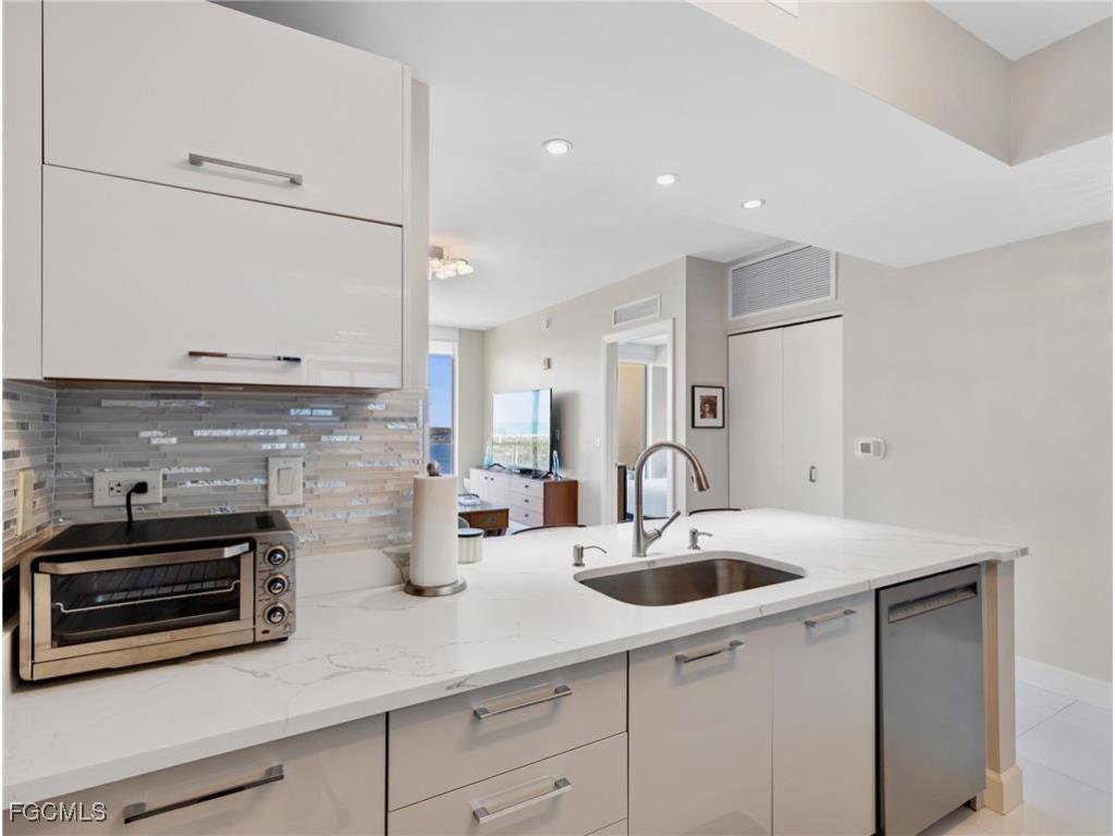 3000 Oasis Grand Boulevard #1206 Fort Myers FL 33916 2025025577 image14