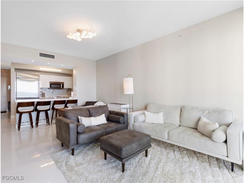 3000 Oasis Grand Boulevard #1206 Fort Myers FL 33916 2025025577 image4