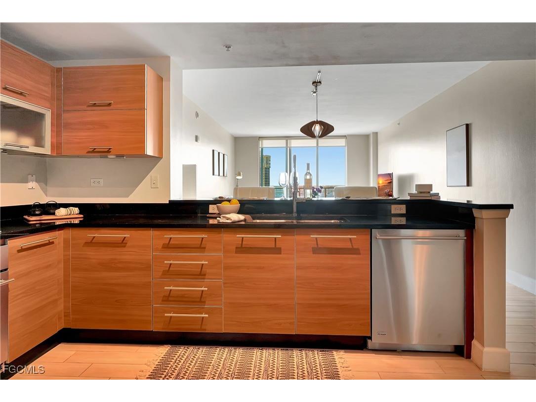 3000 Oasis Grand Boulevard #1401 Fort Myers FL 33916 2025019610 image15