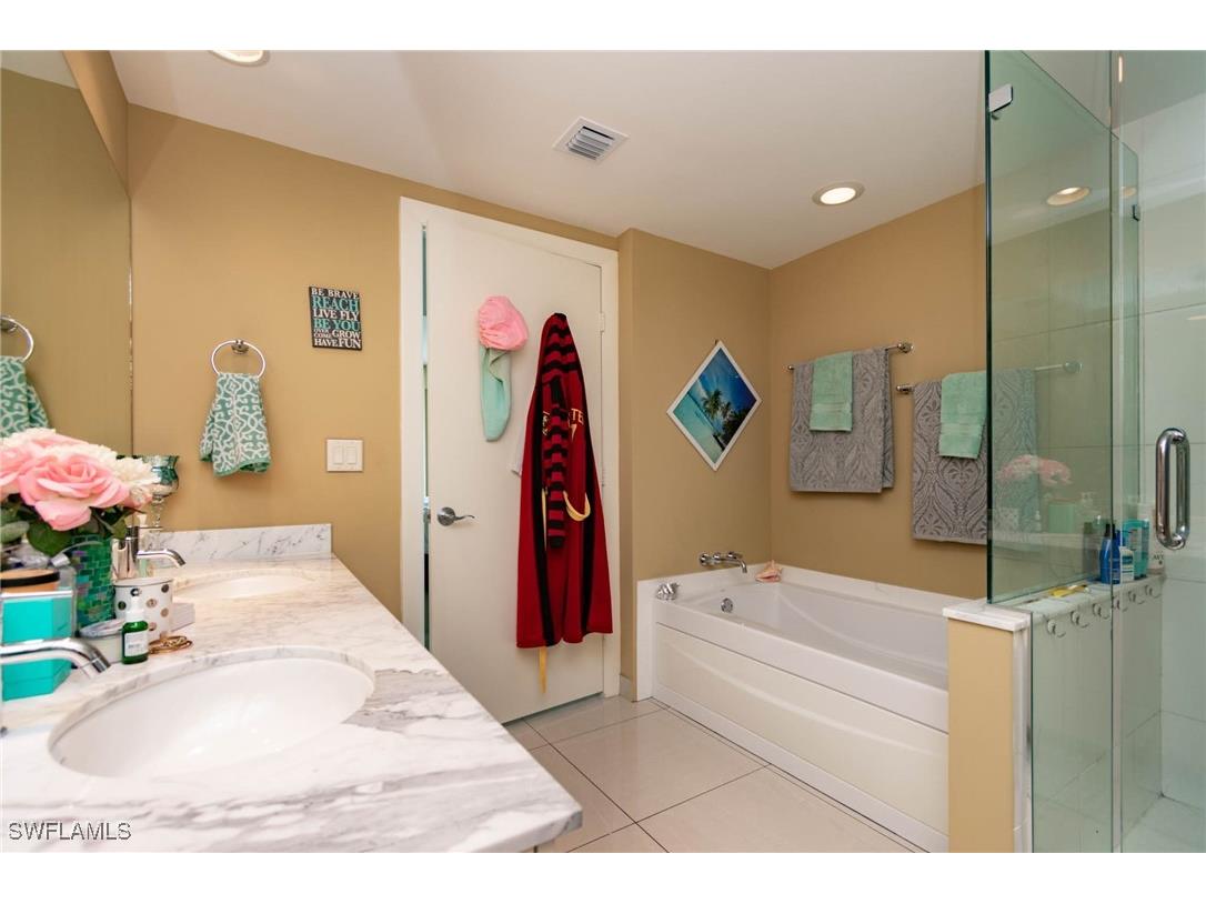 3000 Oasis Grand Boulevard #1406 Fort Myers FL 33916 225056414 image16