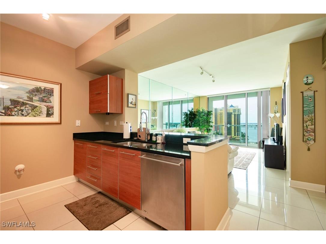 3000 Oasis Grand Boulevard #1406 Fort Myers FL 33916 225056414 image8