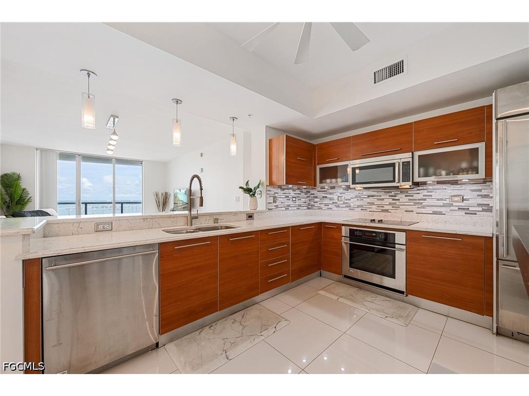 3000 Oasis Grand Boulevard #1705 Fort Myers FL 33916 2026023552 image7
