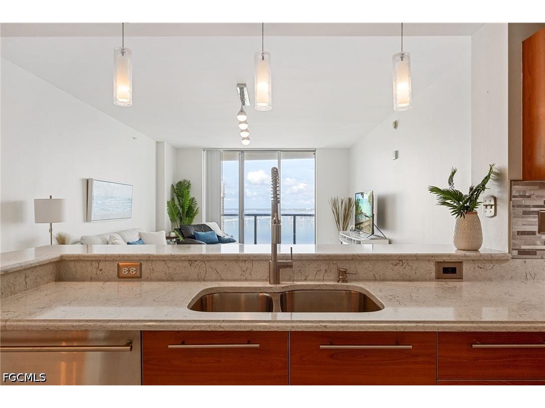 3000 Oasis Grand Boulevard #1705 Fort Myers FL 33916 2026023552 image9