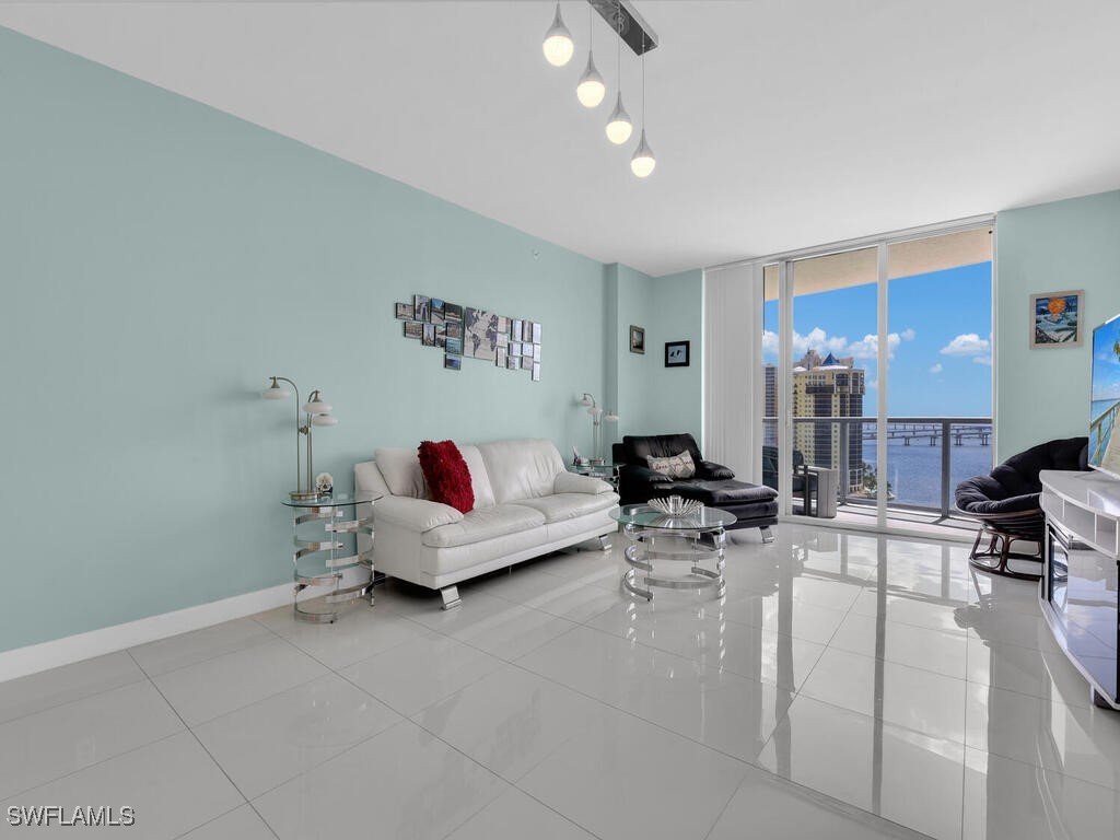 3000 Oasis Grand Boulevard #1705 Fort Myers FL 33916 225049041 image5