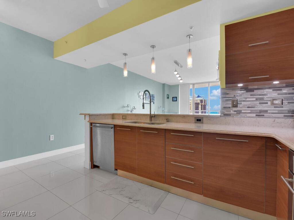 3000 Oasis Grand Boulevard #1705 Fort Myers FL 33916 225049041 image8