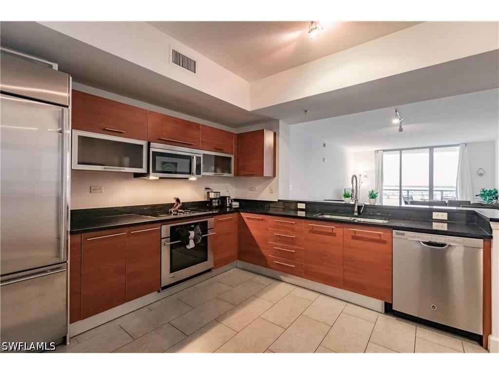 3000 Oasis Grand Boulevard #2004 Fort Myers FL 33916 226014136 image9