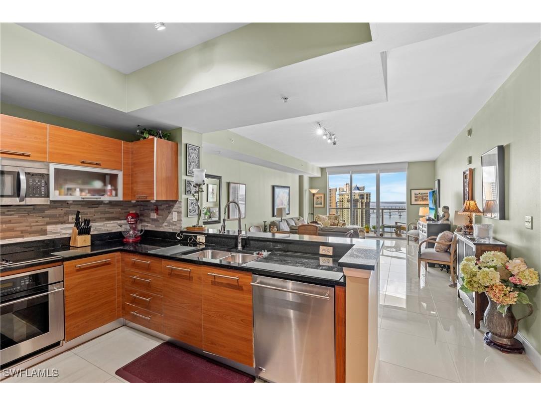 3000 Oasis Grand Boulevard #2203 Fort Myers FL 33916 225016369 image12