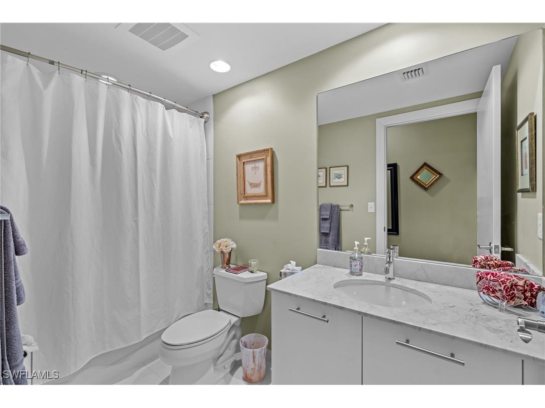 3000 Oasis Grand Boulevard #2203 Fort Myers FL 33916 225016369 image18