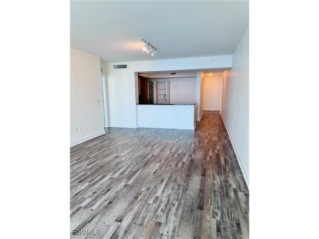 3000 Oasis Grand Boulevard #2307 Fort Myers FL 33916 2025011919 image17