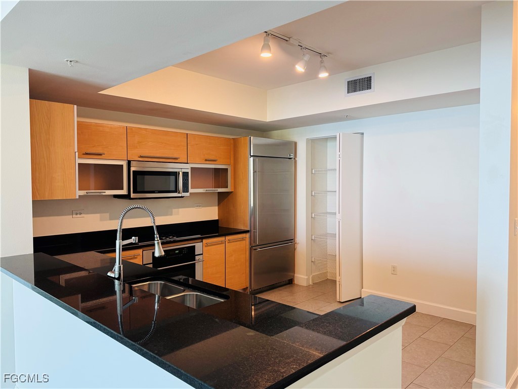 3000 Oasis Grand Boulevard #2307 Fort Myers FL 33916 2025011919 image18