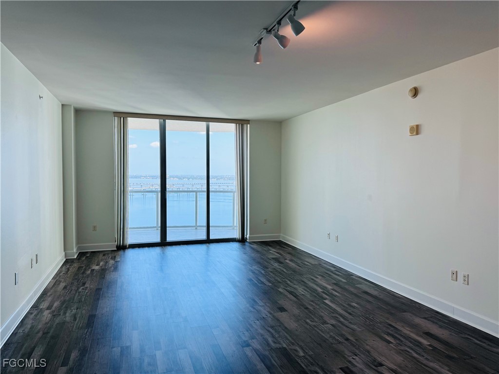 3000 Oasis Grand Boulevard #2307 Fort Myers FL 33916 2025011919 image19