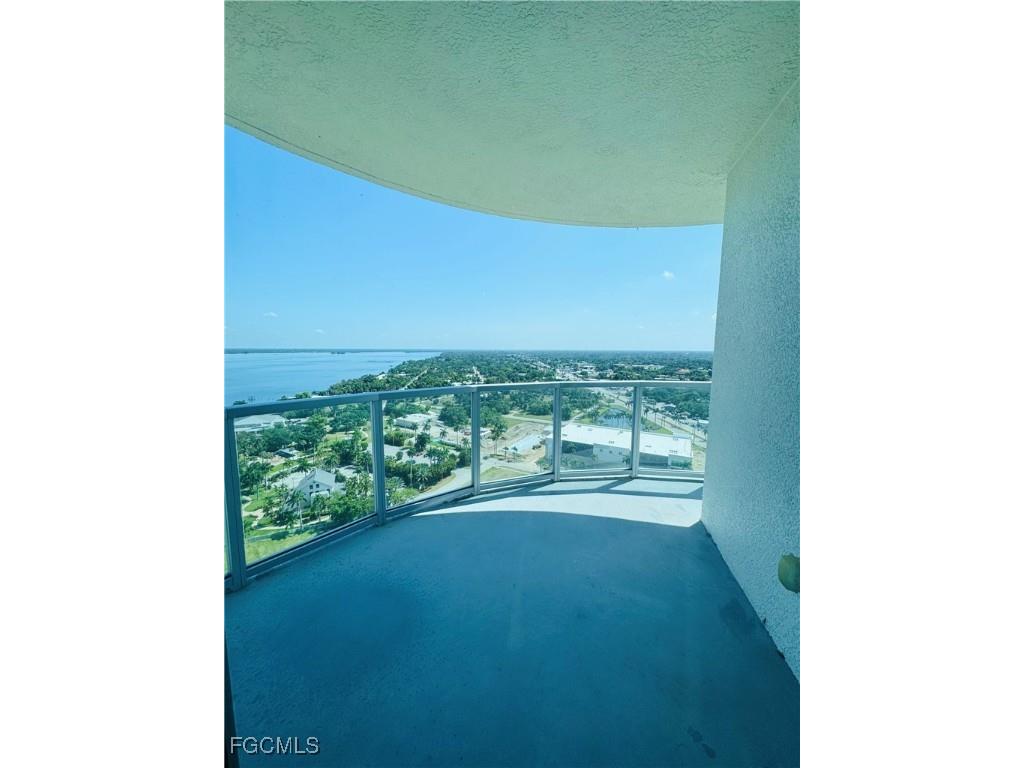 3000 Oasis Grand Boulevard #2307 Fort Myers FL 33916 2025011919 image37