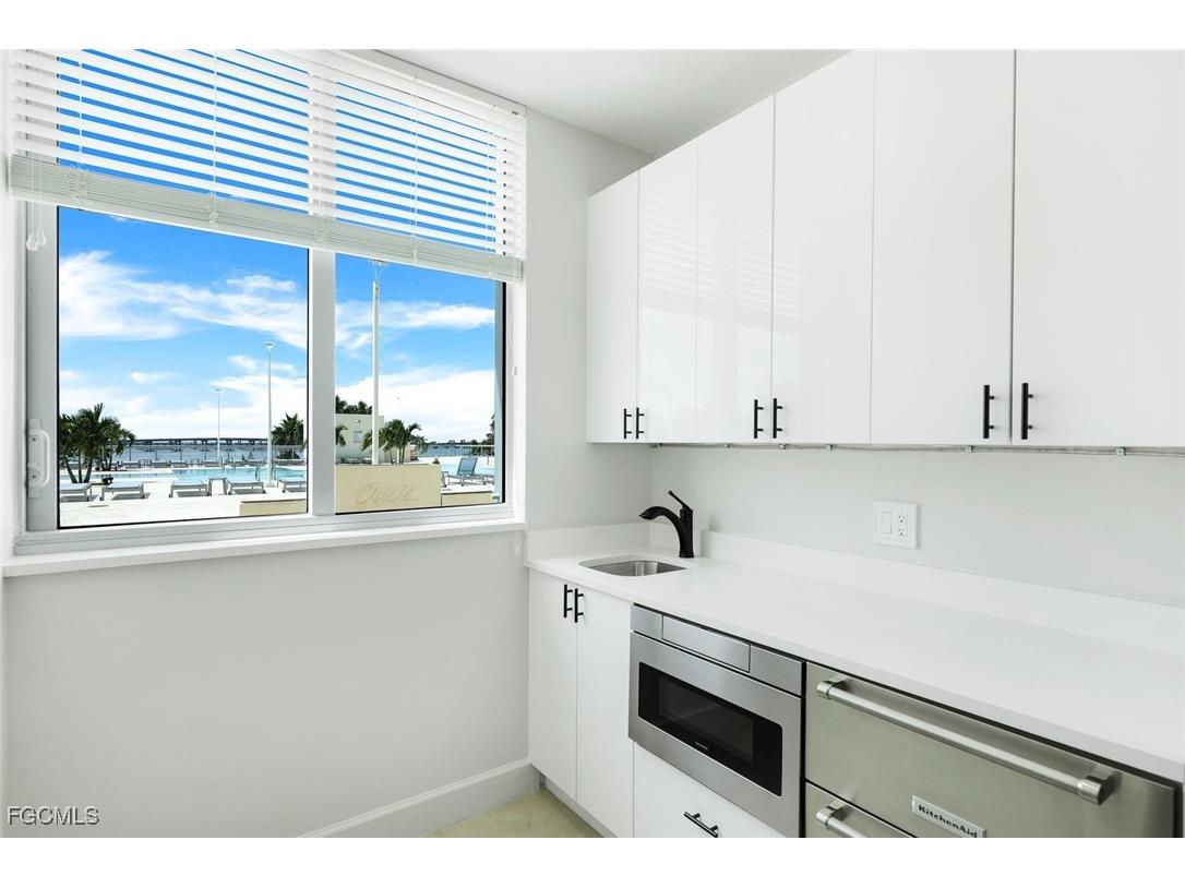 3000 Oasis Grand Boulevard #2307 Fort Myers FL 33916 2025011919 image8