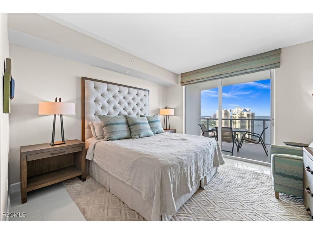 3000 Oasis Grand Boulevard #2402 Fort Myers FL 33916 2025008275 image16